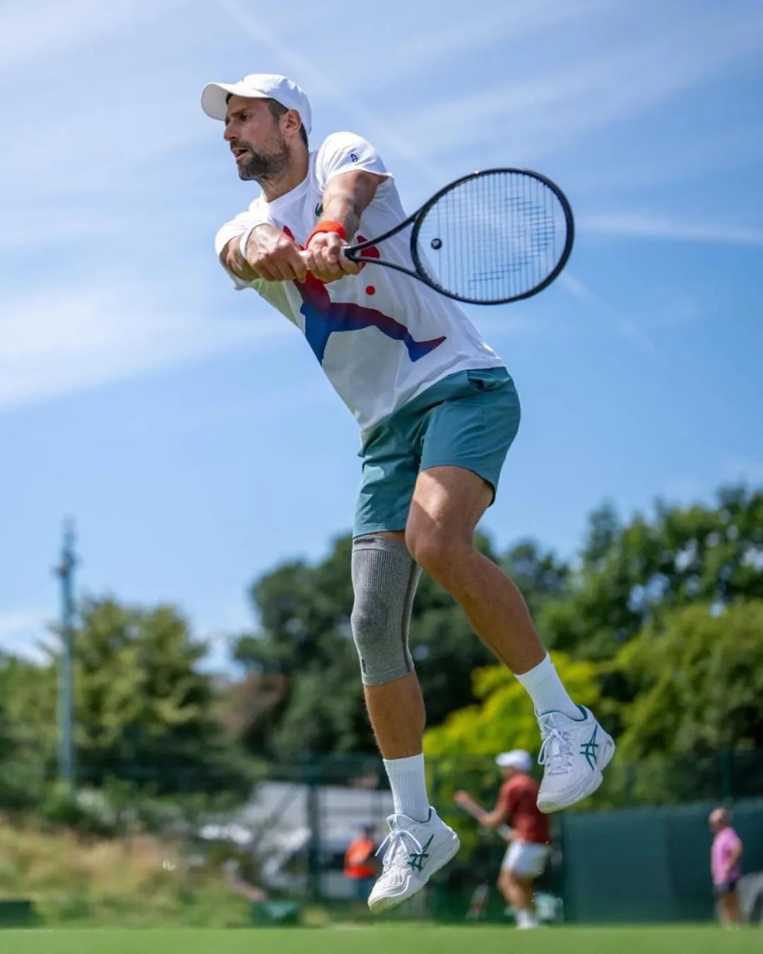 网坛巨星 Novak Djokovic，白袜的体育生以其独特的魅力-街拍look