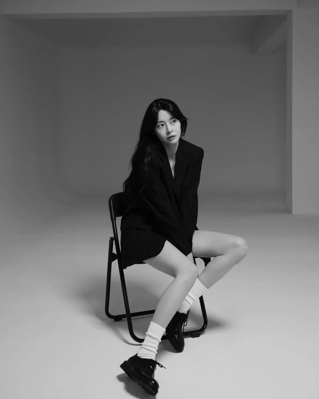 韩国极品女神权娜拉，性感大长腿+漂亮脸蛋+曲线美