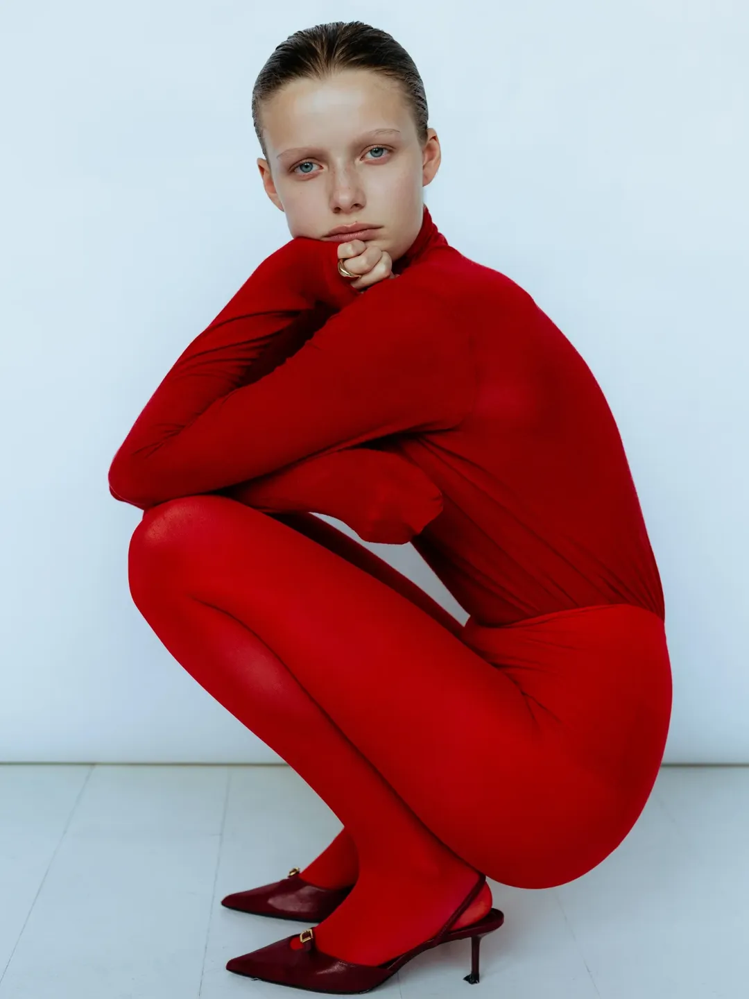 极致魅惑全红同色系穿搭，穿出高级感极简风-街拍look