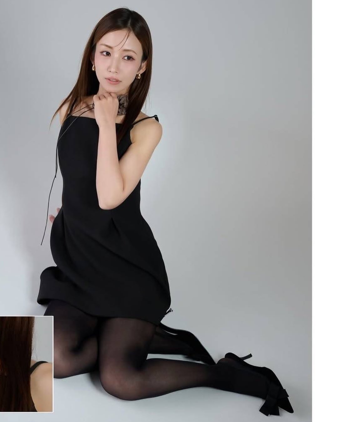 简约优雅的经典美学：小黑裙与黑丝的高级感穿搭分析