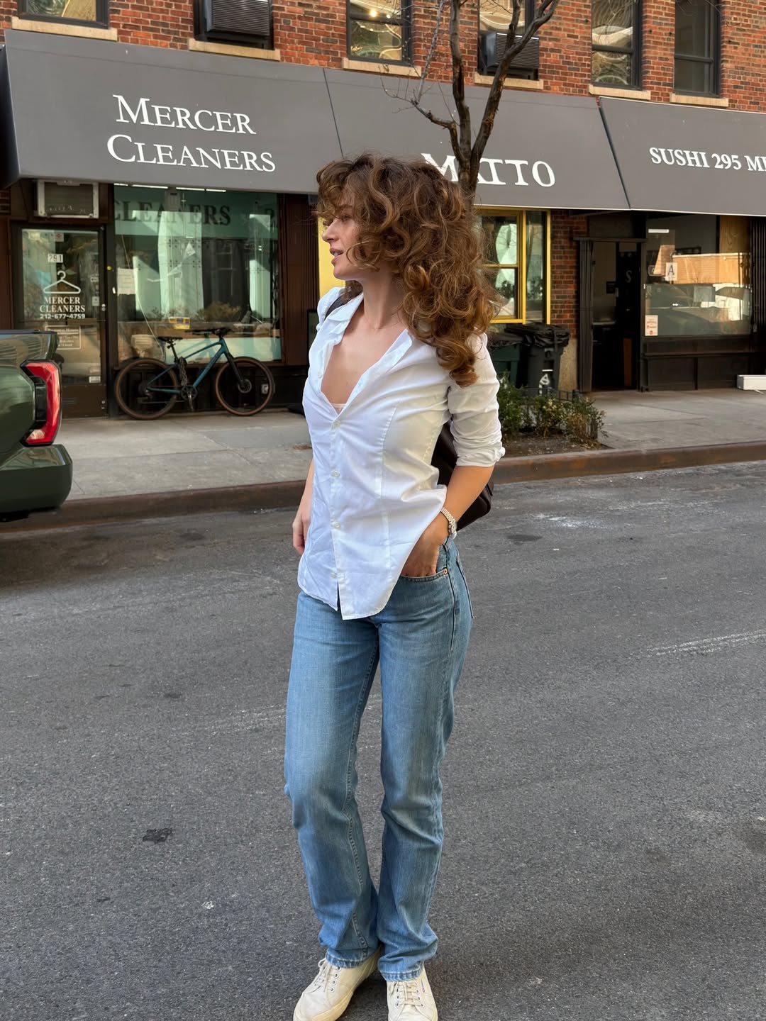 巴黎街头的慵懒清晨