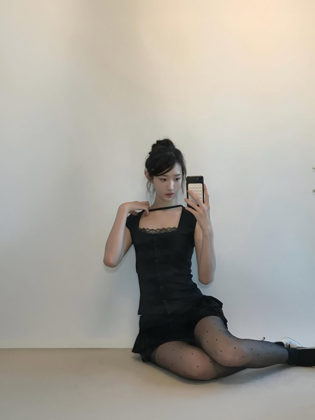 黑丝波点，纯欲天花板