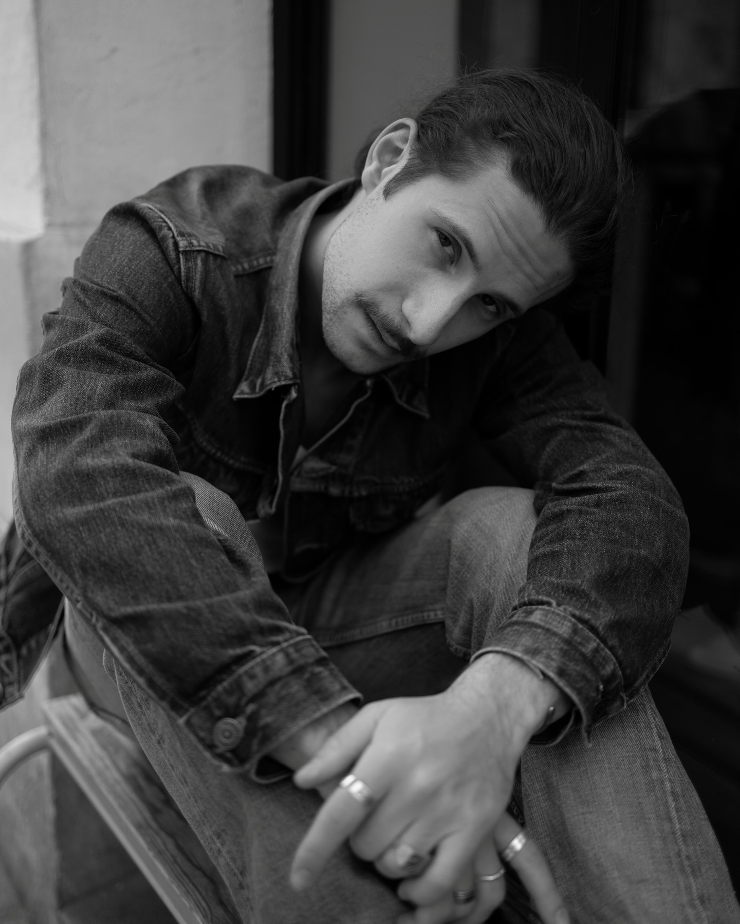 Denim on Denim复古回潮，牛仔套装艺术家气质拿捏，松弛感满分