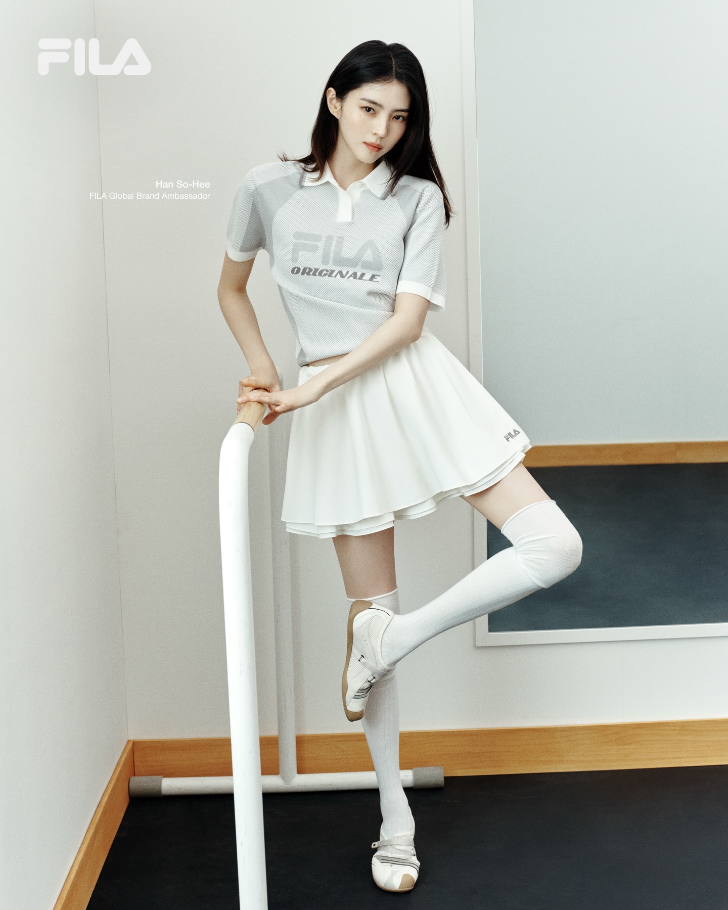 韩素希演绎FILA运动芭蕾风，纯白造型尽显优雅活力