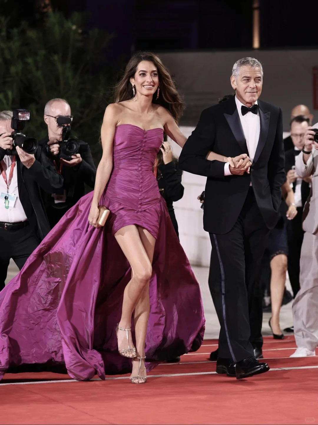 【街拍】结婚11年，威尼斯红毯上起舞啦！ 时尚穿搭