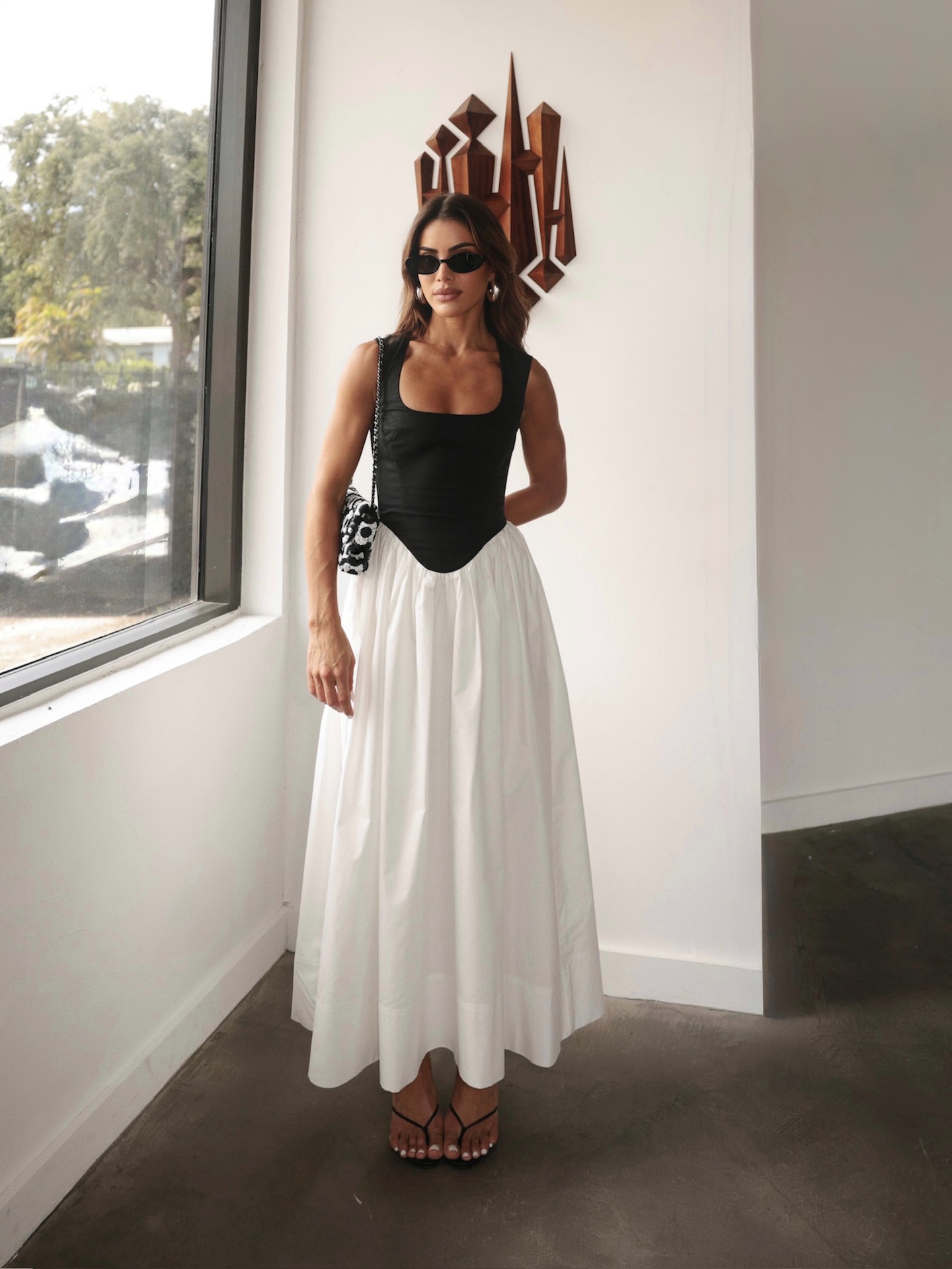 黑白拼色杀疯了！束胸设计这曲线谁扛得住