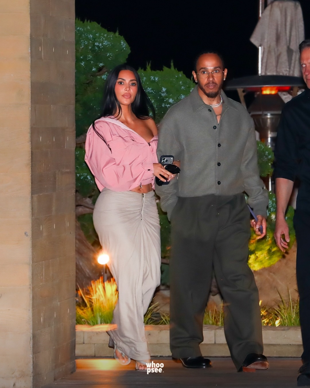 🔥 高级解构极简风教科书 | 脏粉色解构衬衫+浅灰褶皱长裙，莫兰迪色系，前卫性感，这套必须封神！