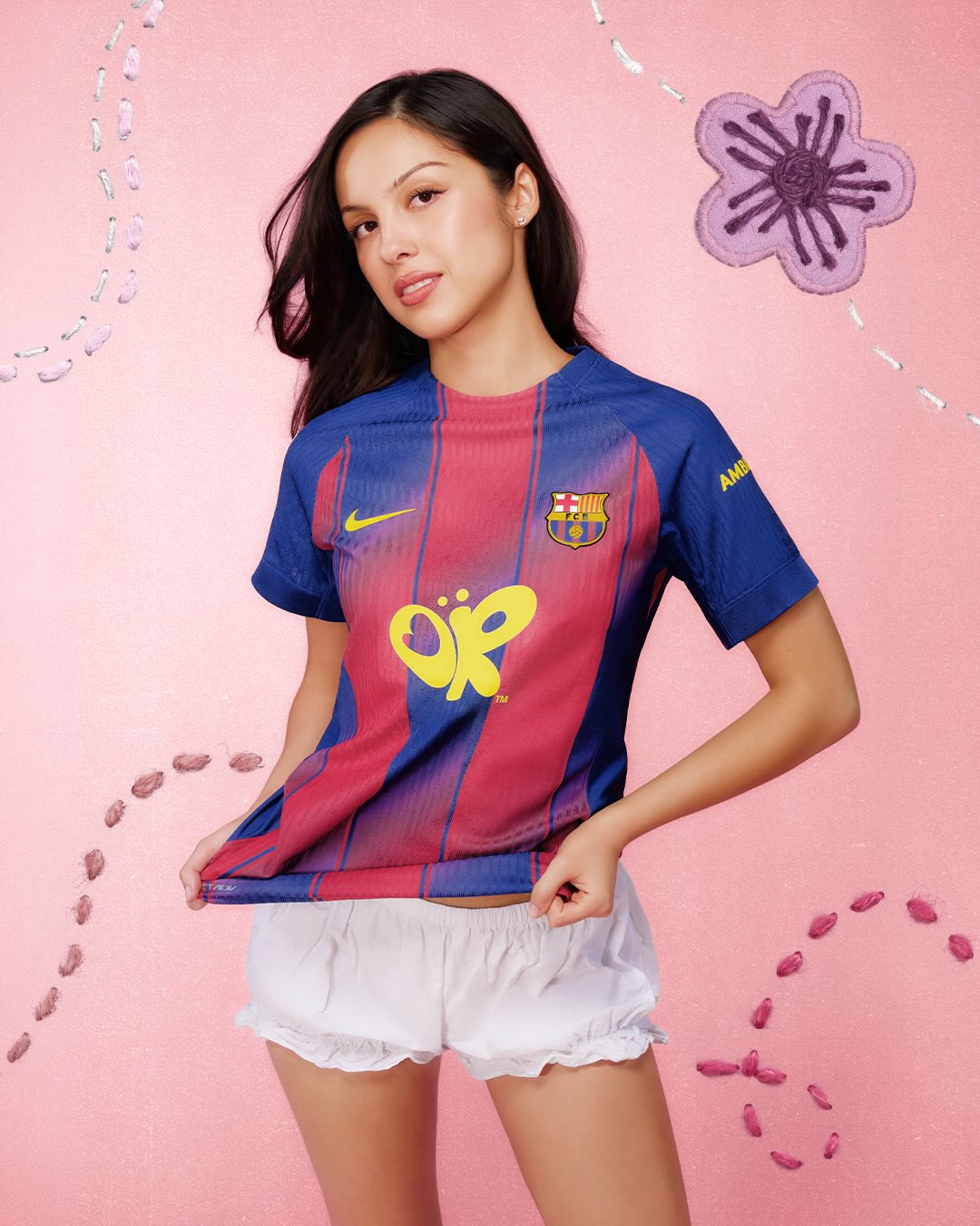 FC Barcelona 粉色条纹球衣 Olivia Rodrigo 足球少女风