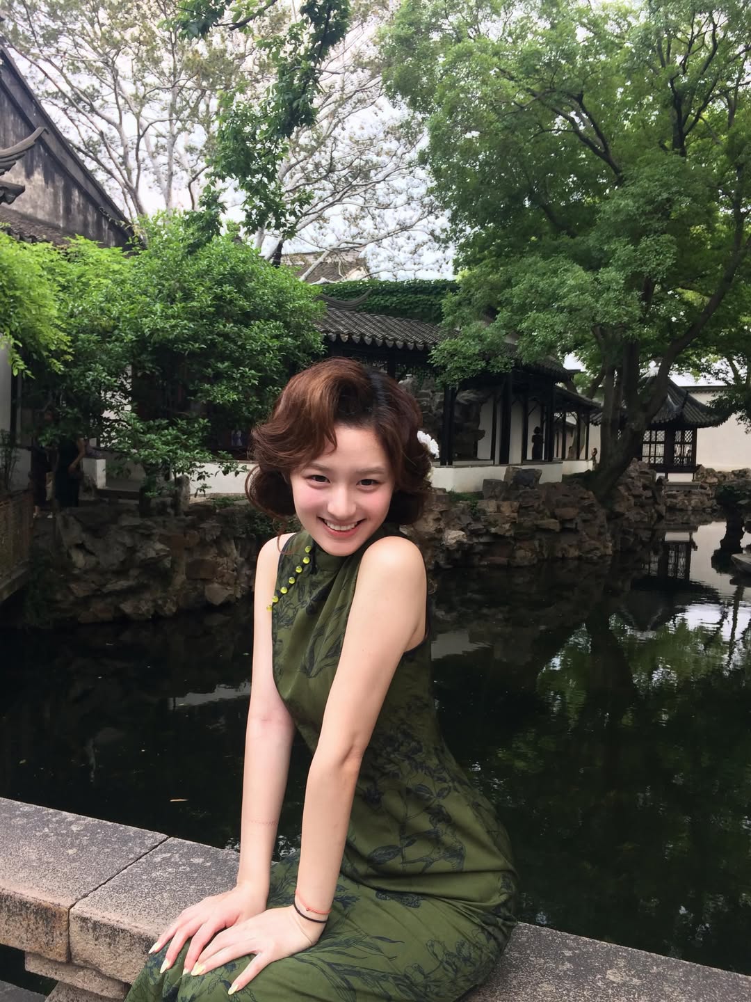ninihideonbush墨绿色无袖旗袍，江南园林新中式复古优雅风