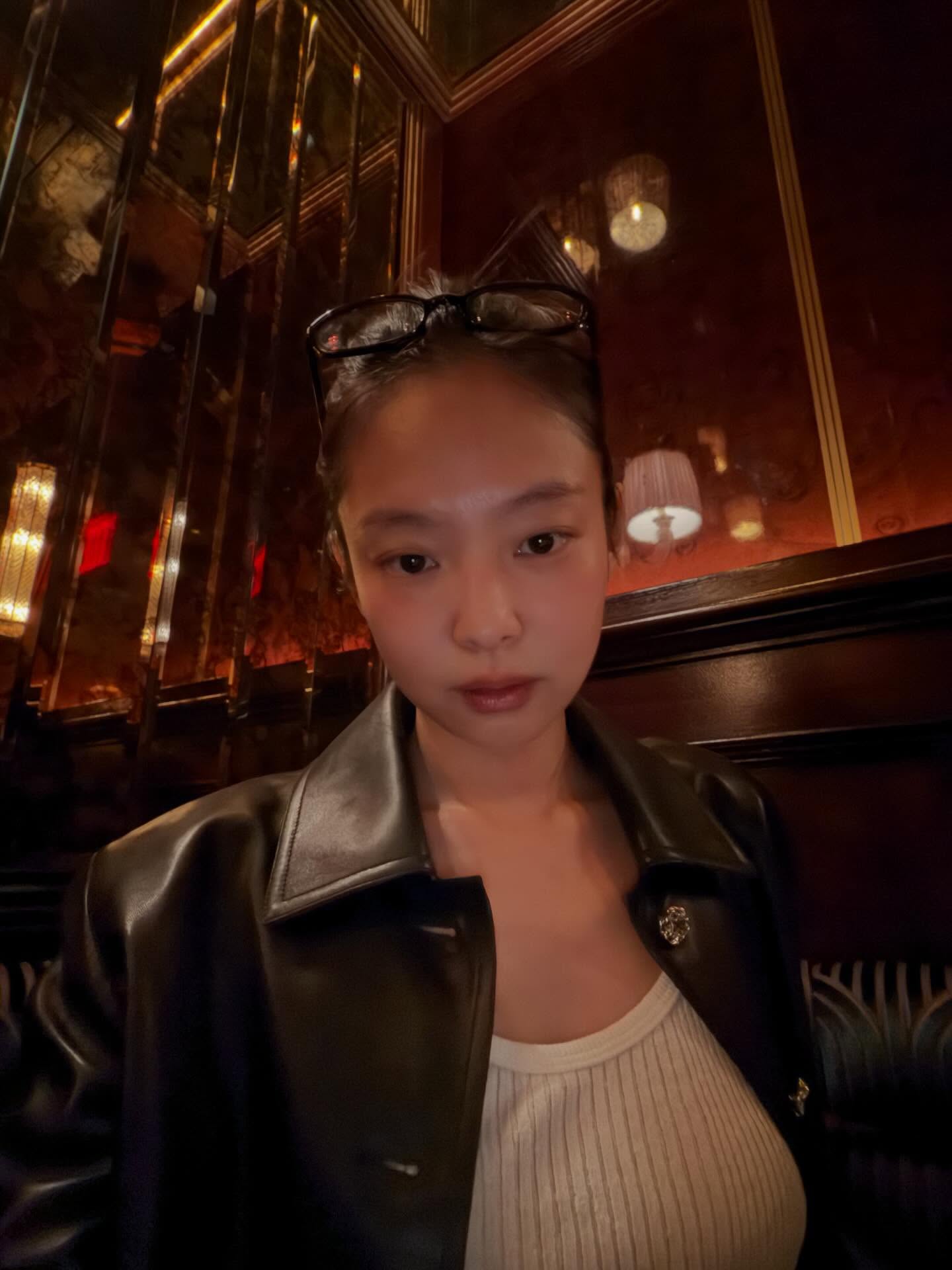 Jennie简约高级日常穿搭，松弛感满分-街拍look