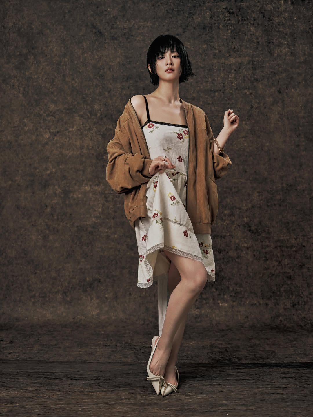 amychen_haoyu黑色短款针织开衫配牛仔短裤，夏日轻熟休闲风