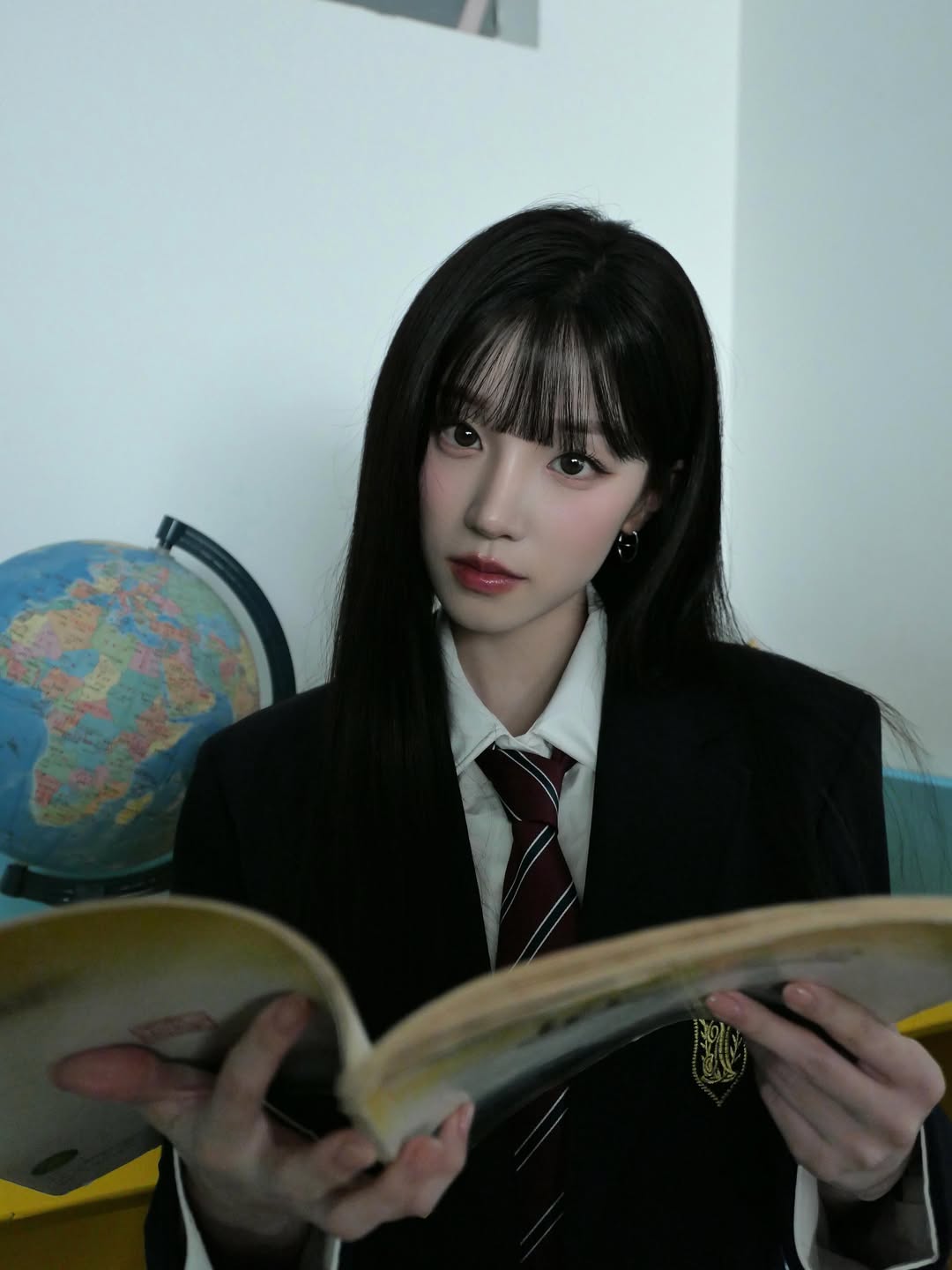 韩系学院风制服教室自拍，清纯女高即视感-街拍look