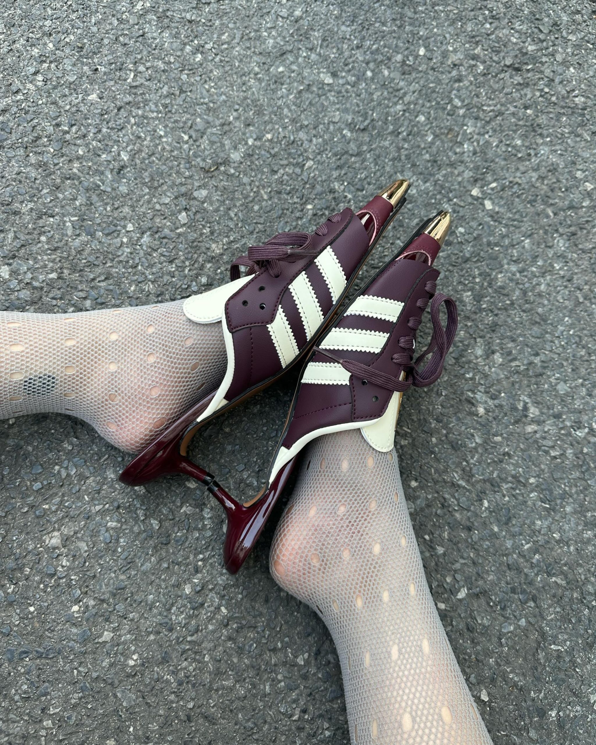 sonsmall Adidas Samba高跟配波点网眼丝袜，Y2K运动风千禧辣妹