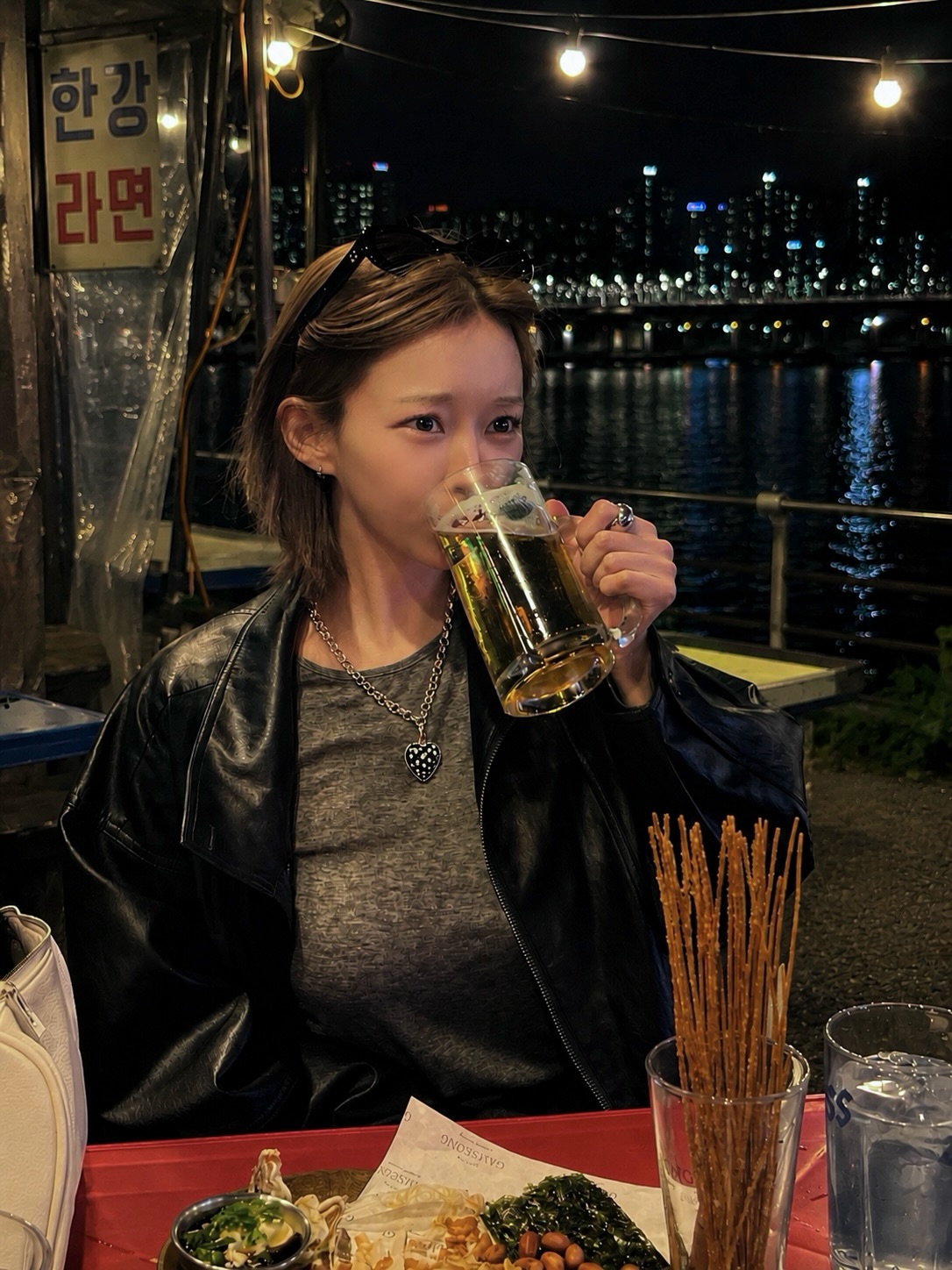 黑皮衣灰T vivamoon 韩系酷感休闲