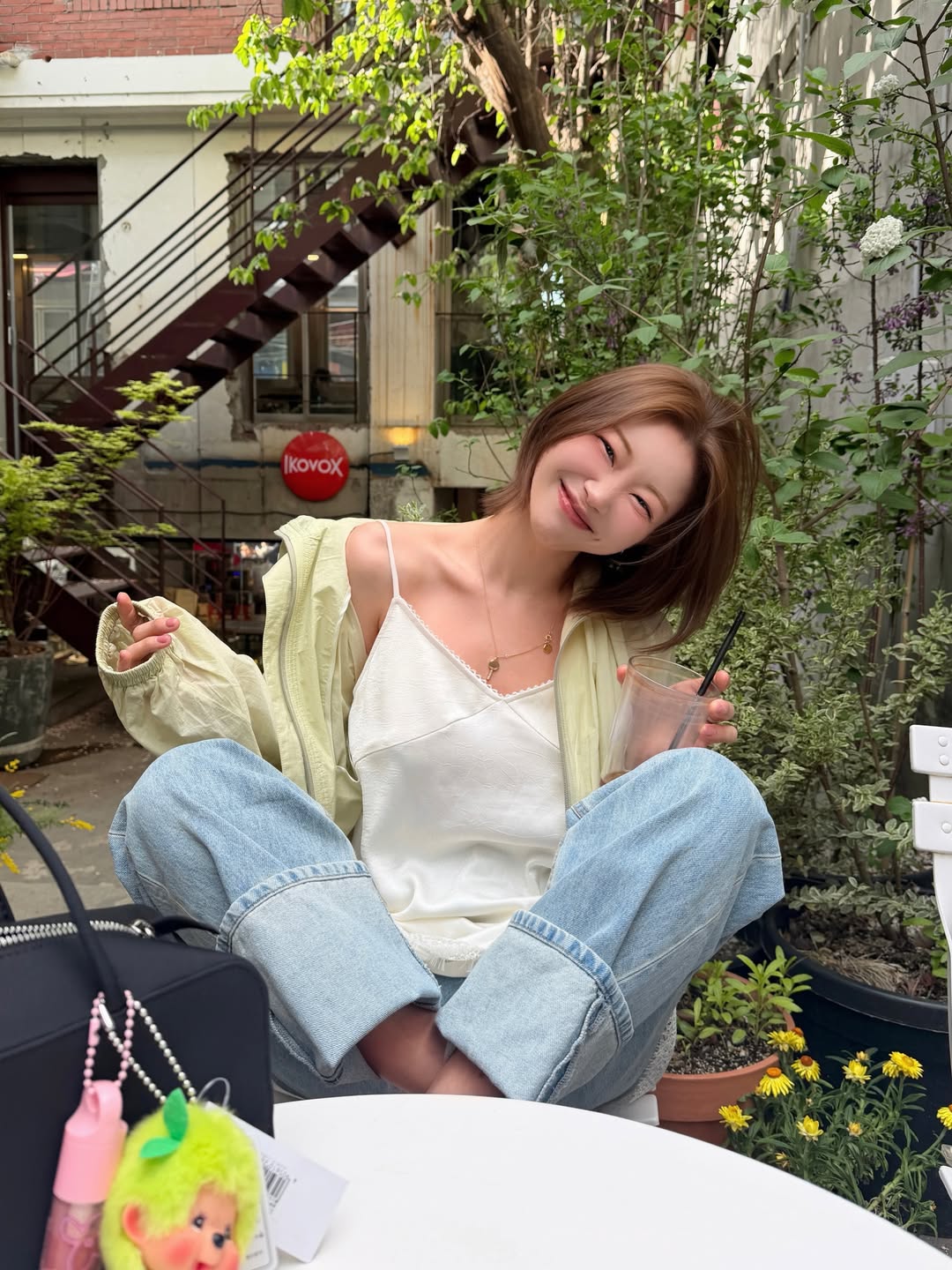 淡黄防晒衫配白吊带 vivamoon 韩系清新