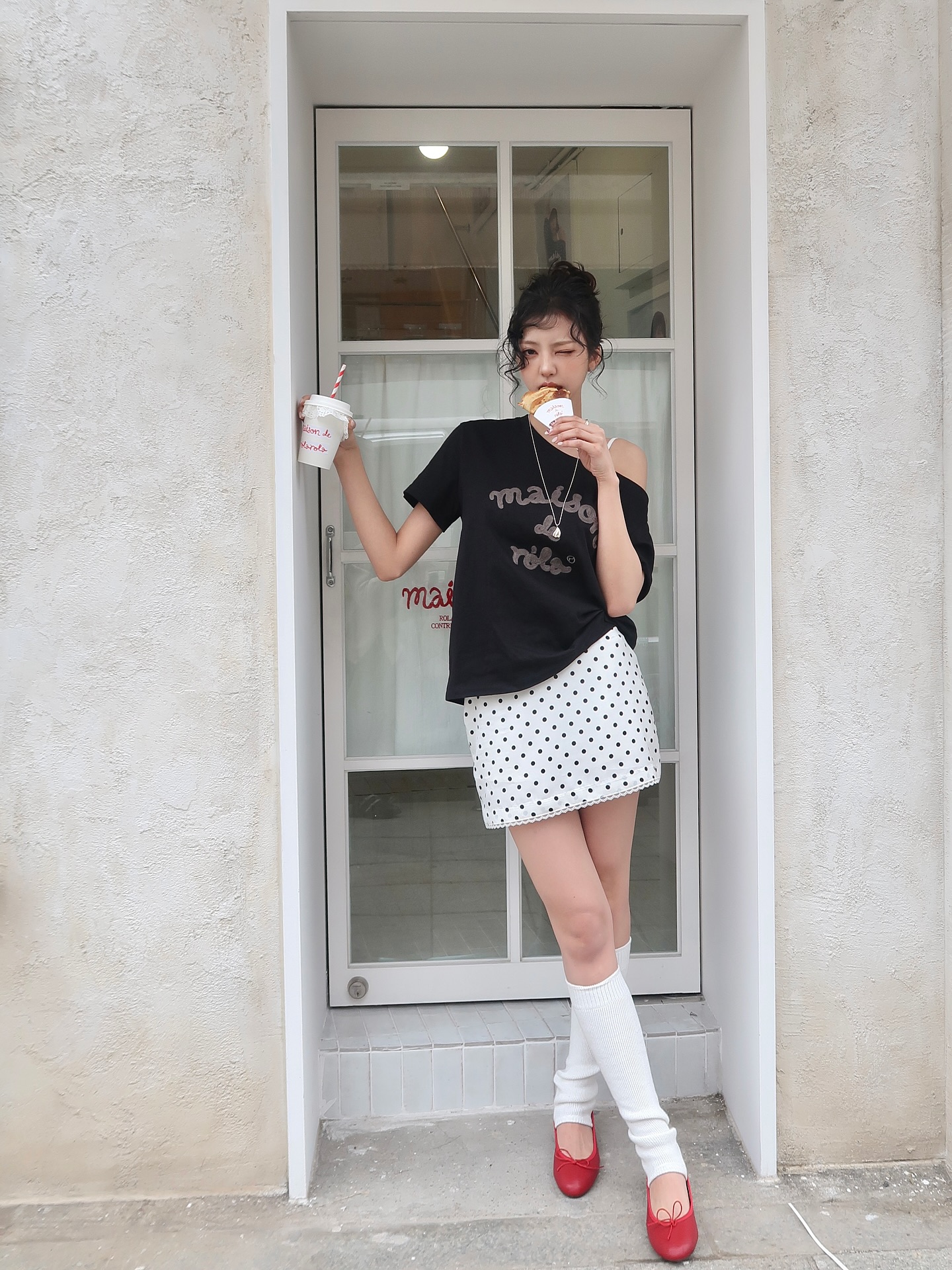 goxnniee 黑色印花T配波点短裙，少女甜酷双丸子头
