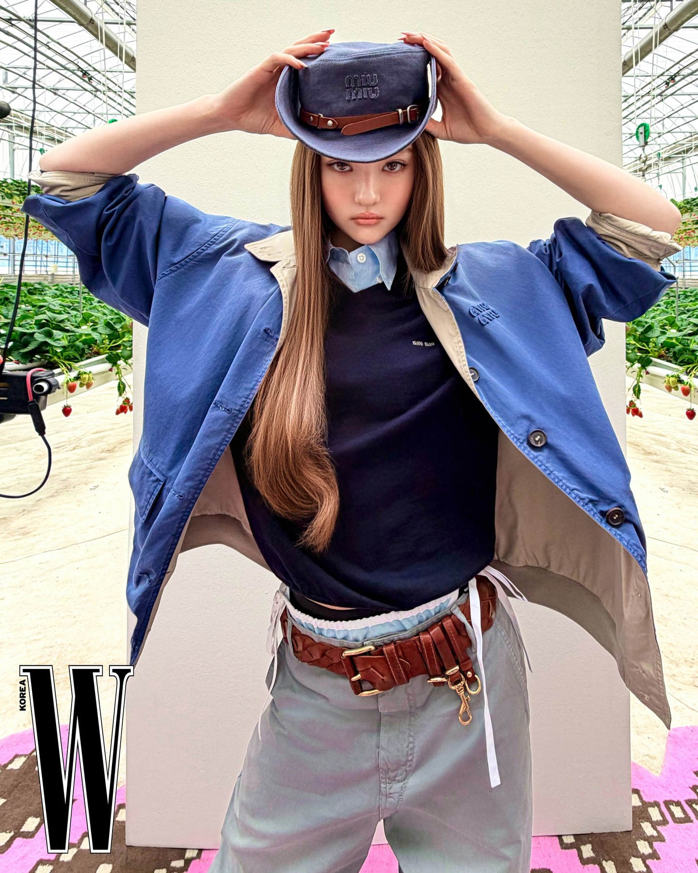miumiu 蓝色工装夹克配报童帽，温室草莓园知识分子风
