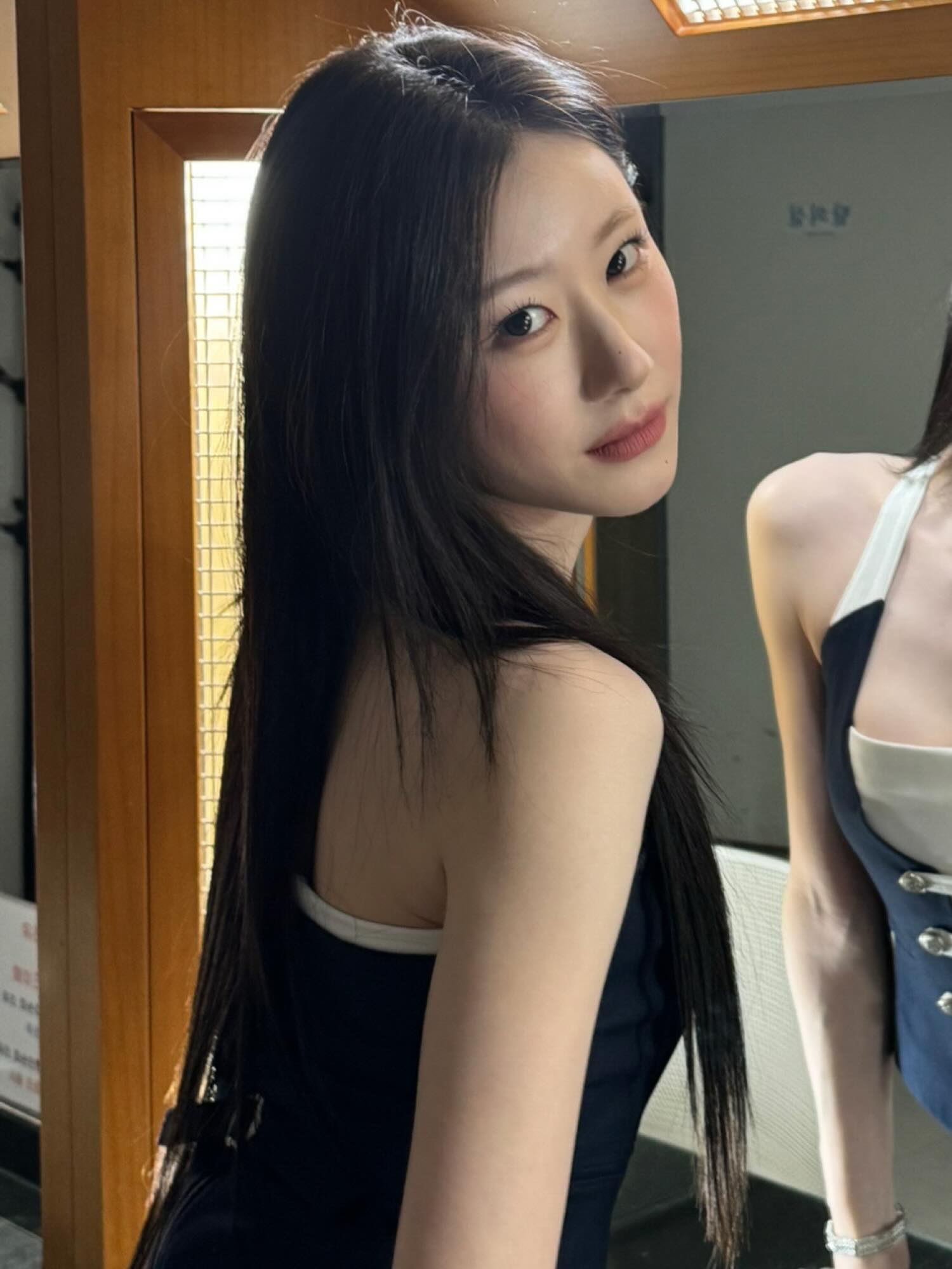 chaerrry0 黑白拼色吊带裙，韩系室内清纯纯欲风
