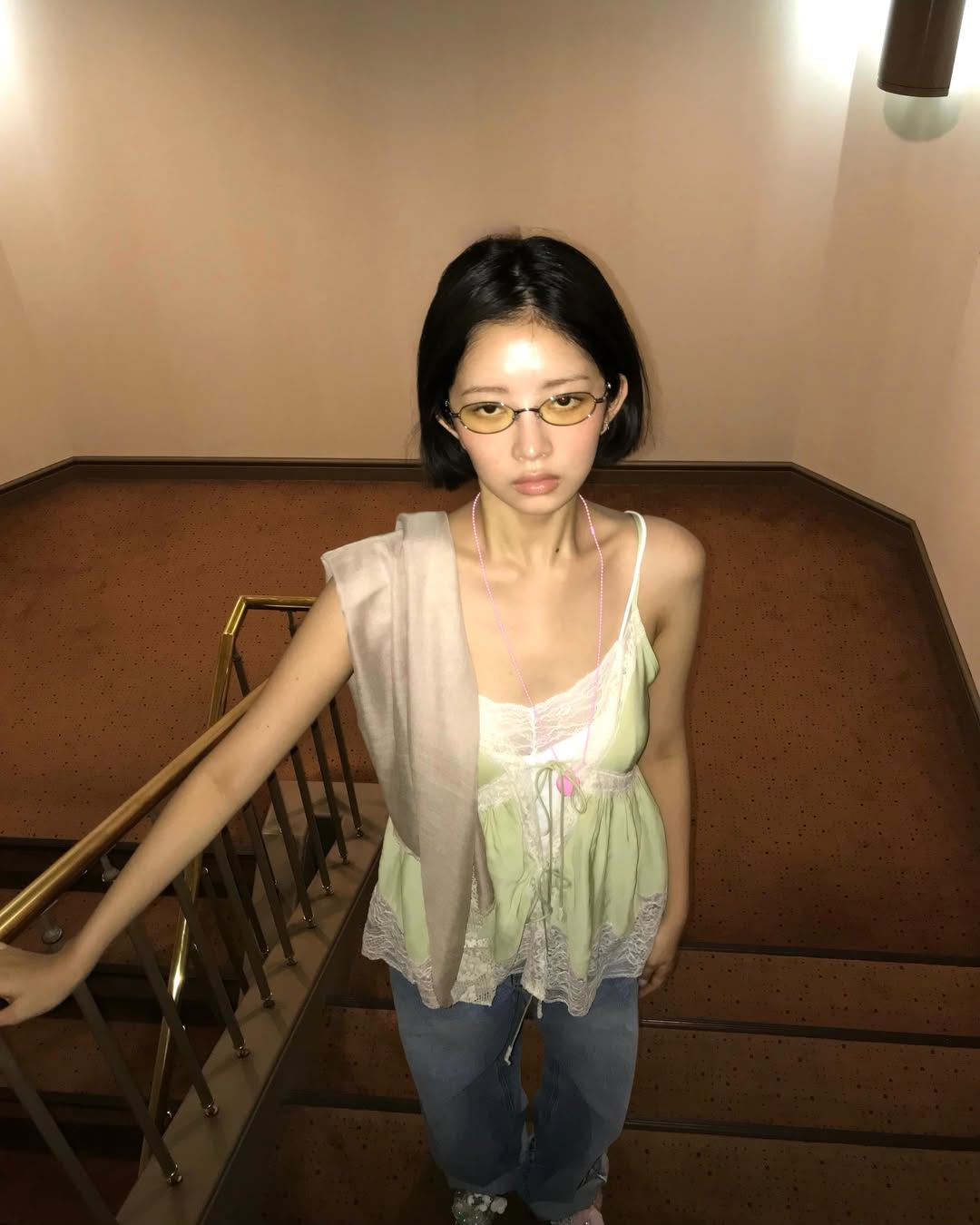 reinyourheart 浅绿蕾丝吊带配米色披肩蓝牛仔，复古文艺清冷知识分子