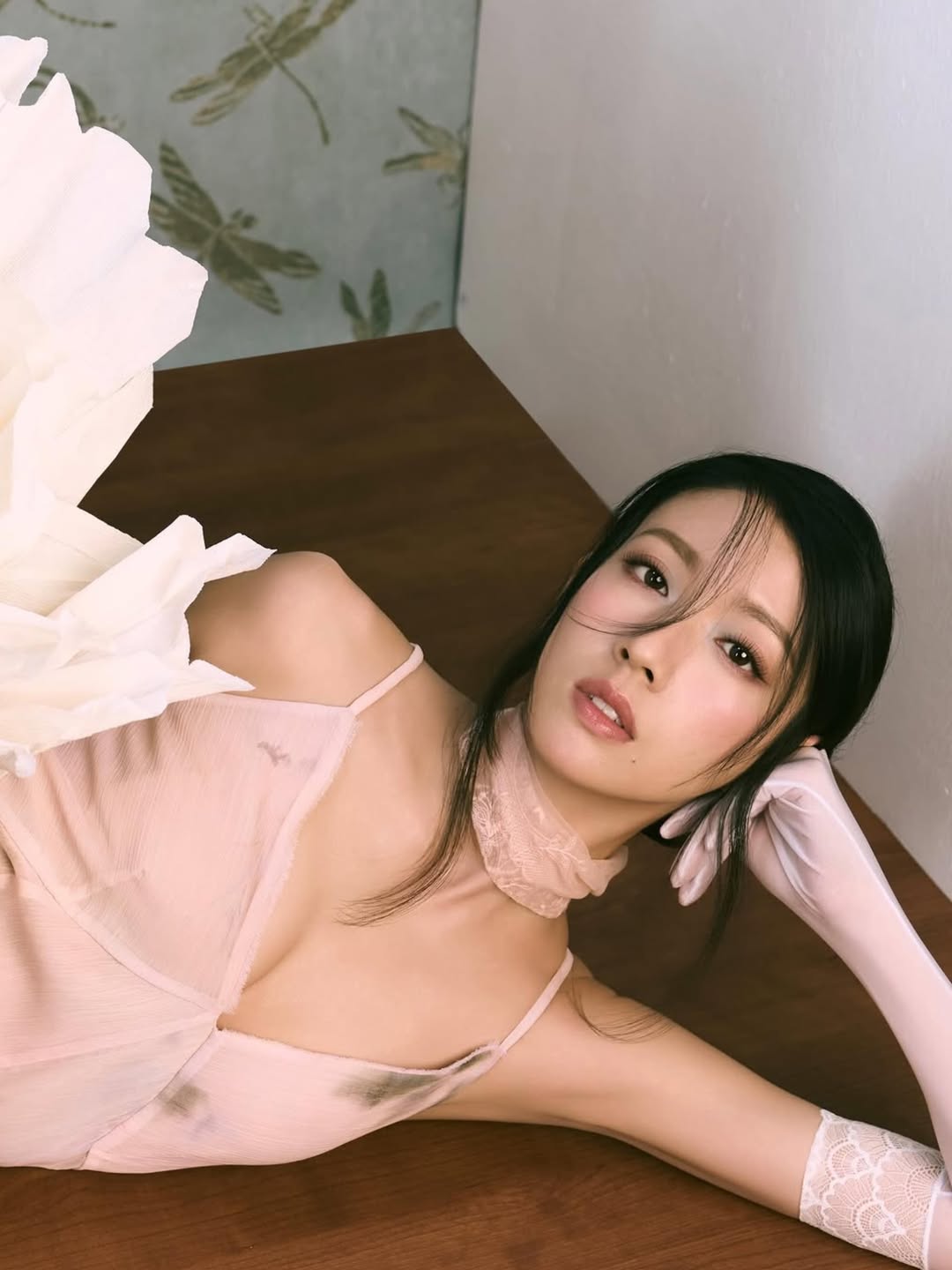 melodychiumakeup粉色透视睡裙配蕾丝手套，闺房浪漫 editorial 风 #19