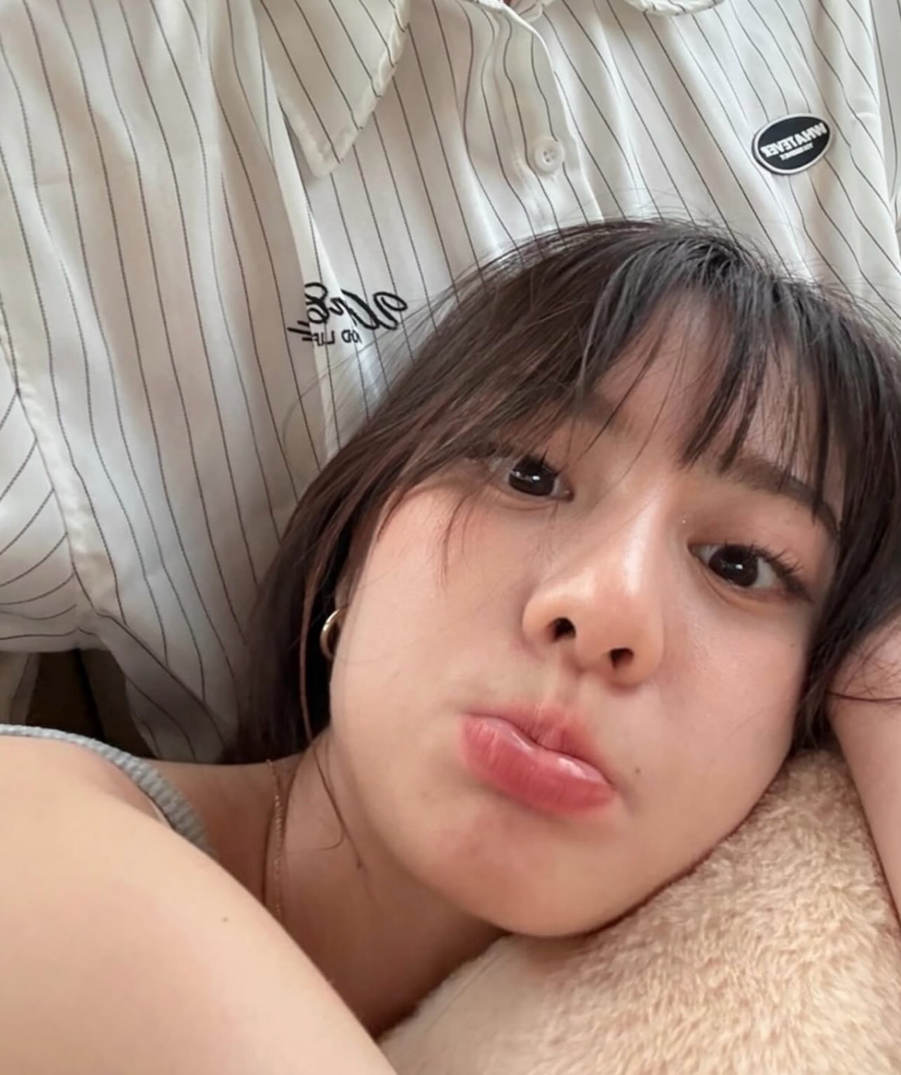 nene.ceci 粉色泡泡袖连衣裙配白色玛丽珍鞋，韩系甜美少女风