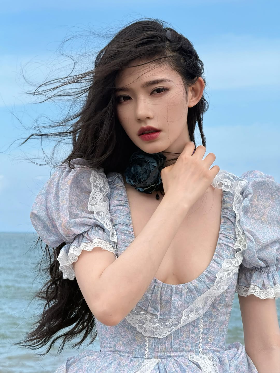 蓝色碎花泡泡袖连衣裙 jellylinyun 海边浪漫